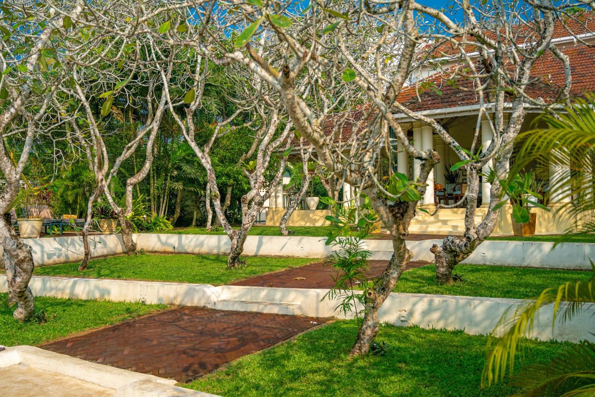 The Sun House Hotell Galle Exteriör bild