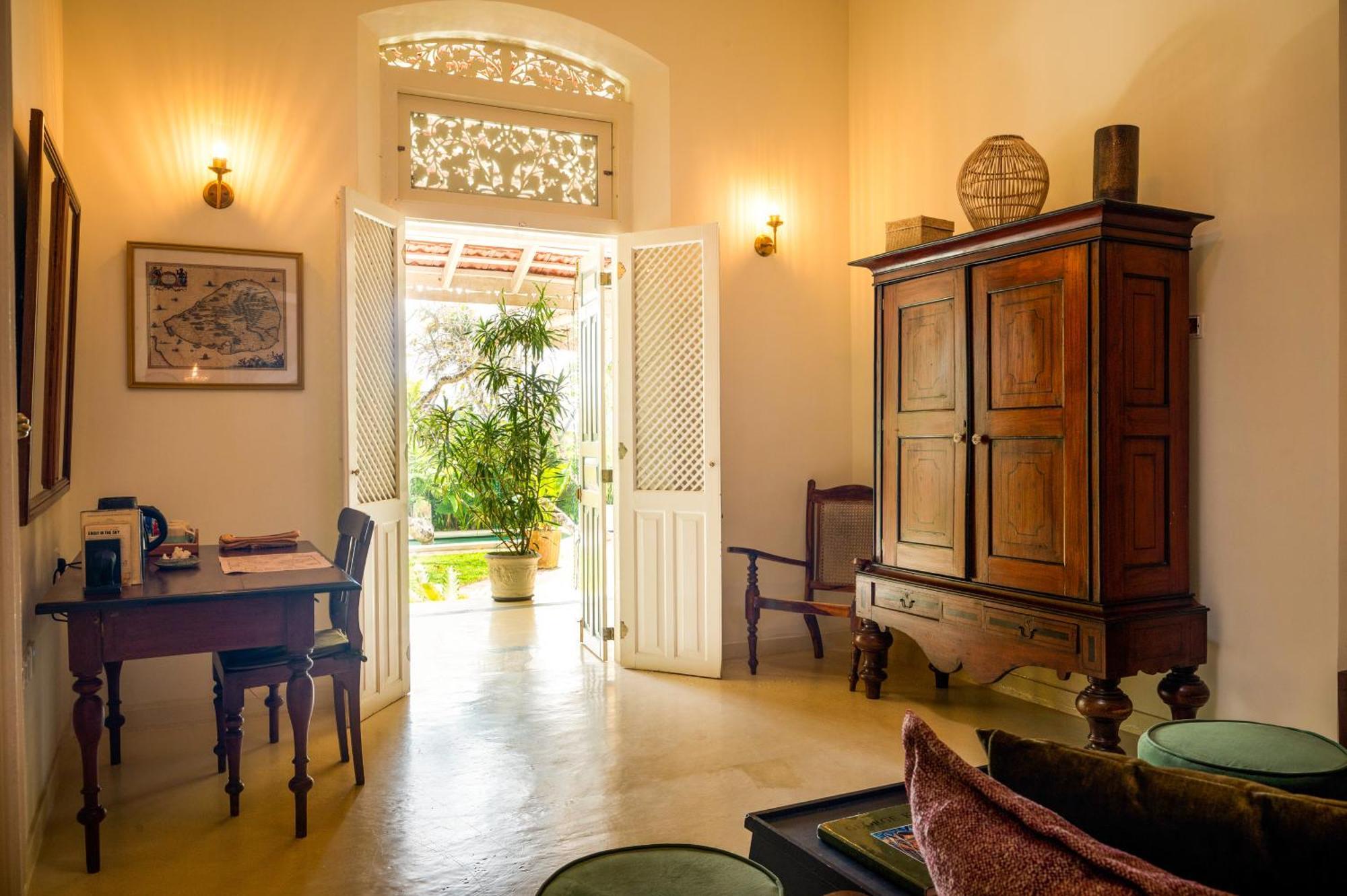 The Sun House Hotell Galle Exteriör bild
